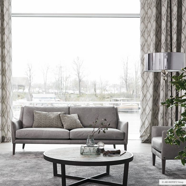 Sessel, Sofas, Betten 11