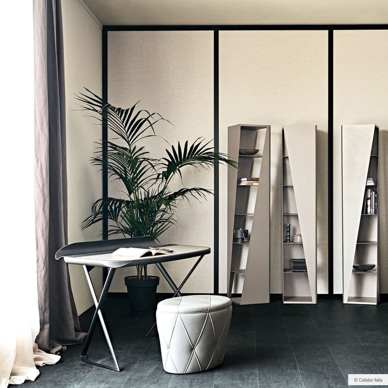 Regale, Sideboards, Vitrinen 4