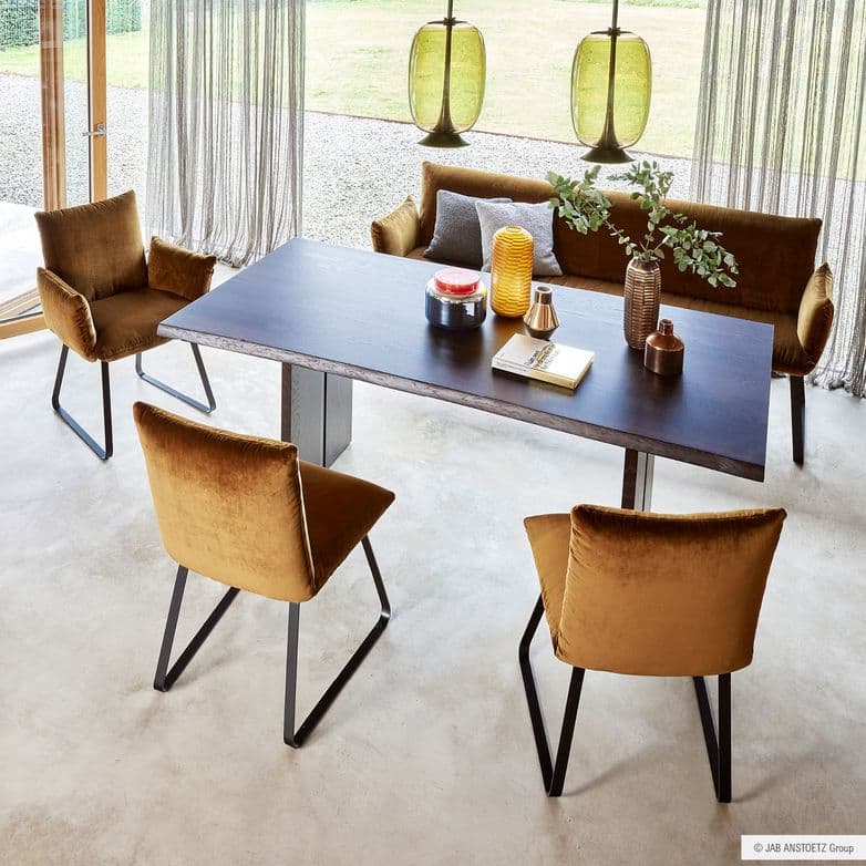 Stühle, Bänke, Hocker 8