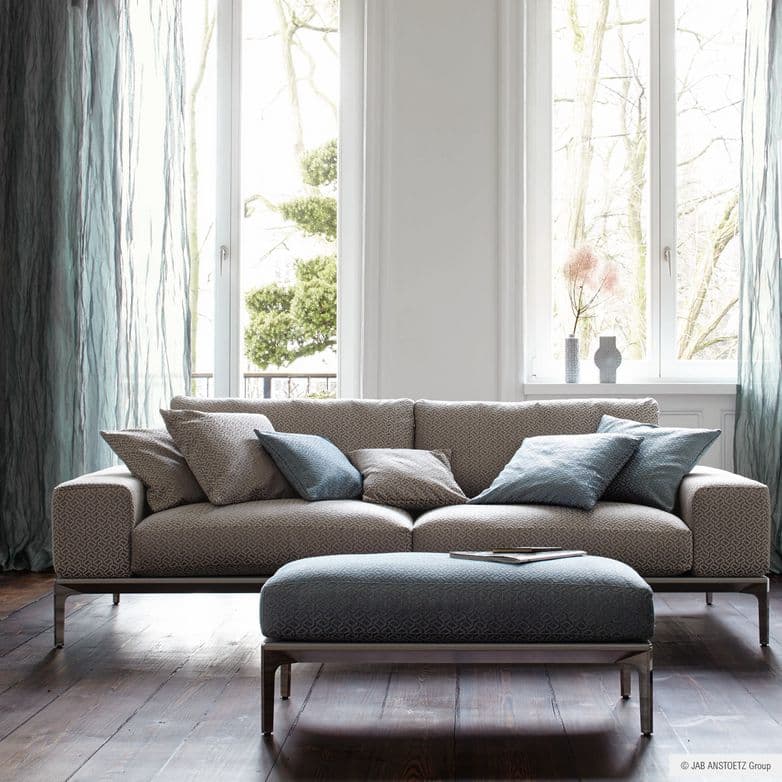 Sessel, Sofas, Betten 9