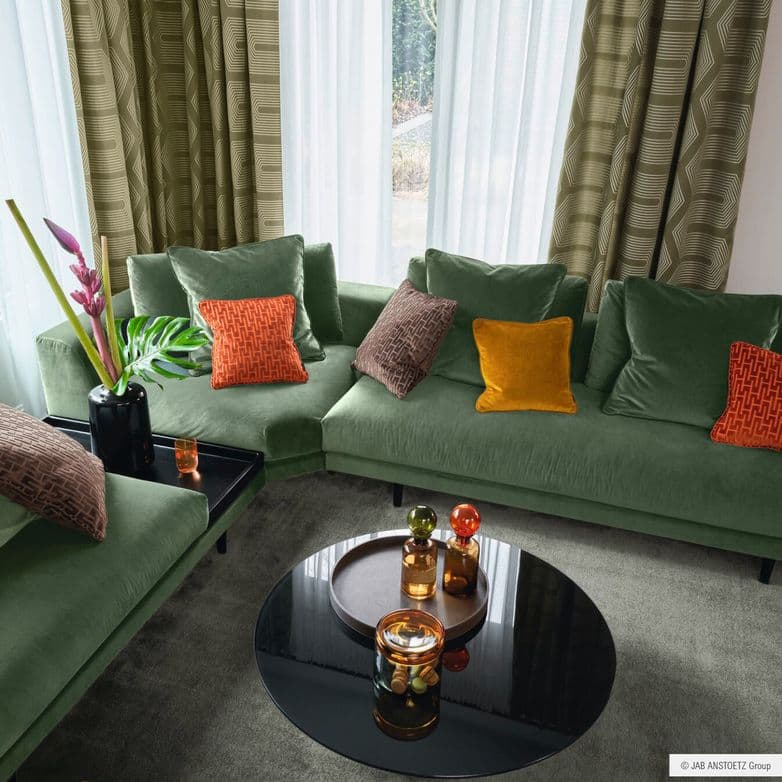 Sessel, Sofas, Betten 10